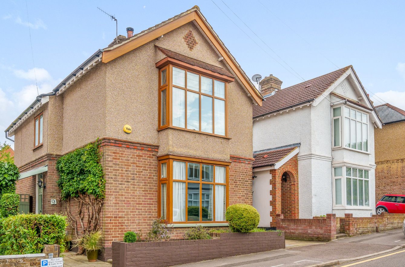 Bendysh Road, Bushey, WD23 Browns