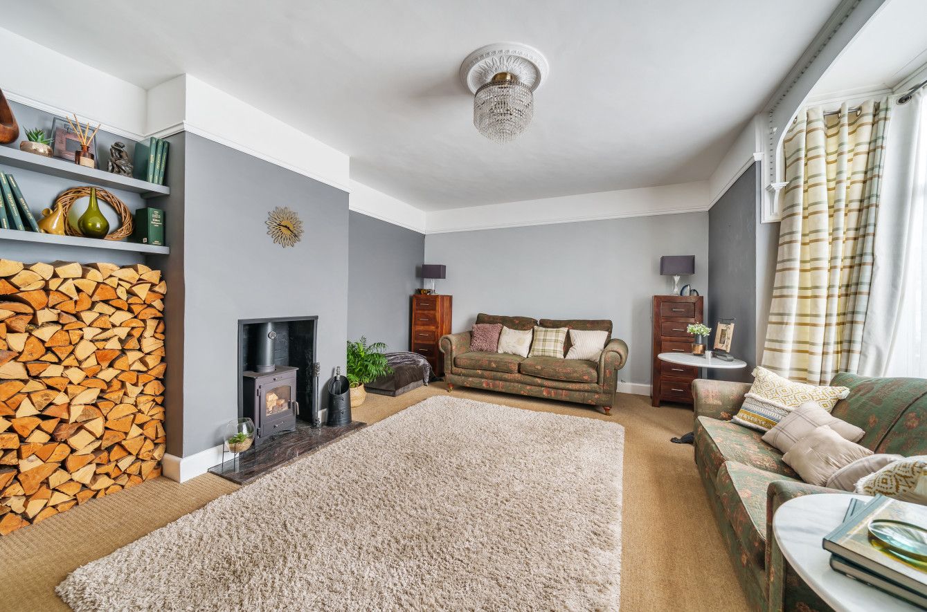 Bendysh Road, Bushey, WD23 Browns