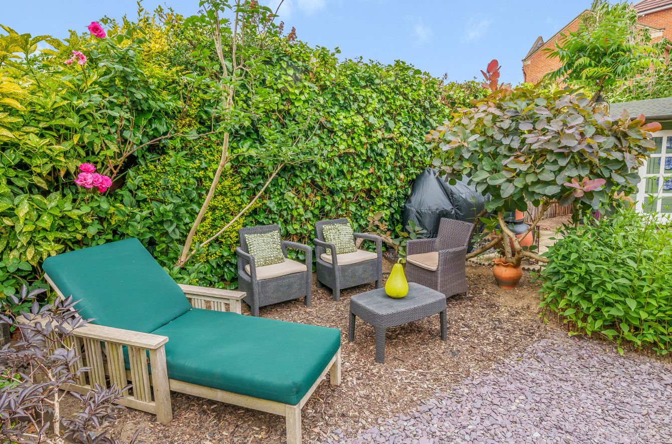 Bendysh Road, Bushey, WD23 Browns