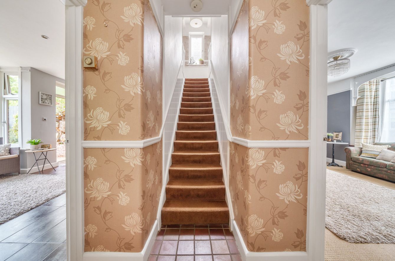 Bendysh Road, Bushey, WD23 Browns